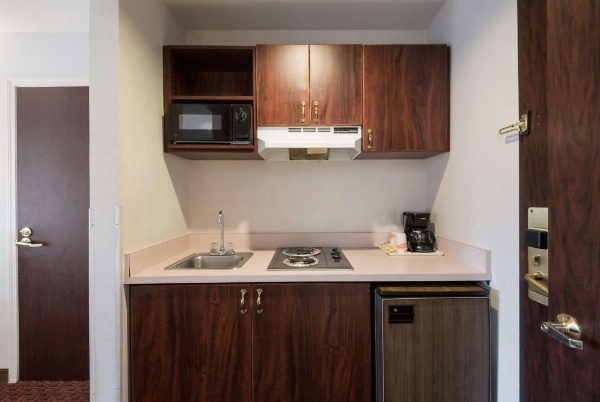 Quality Inn Grand Suites Bellingham image 33