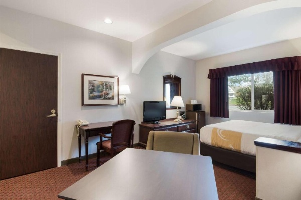 Quality Inn Grand Suites Bellingham image 39