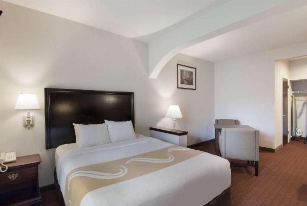 Quality Inn Grand Suites Bellingham image 41