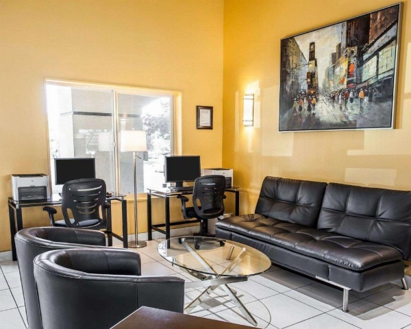 Quality Inn Grand Suites Bellingham image 5